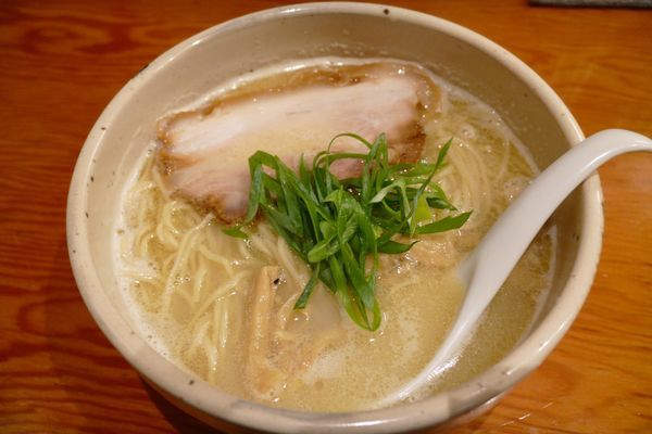 「軍鶏白湯 ・らーめん¥800」@麺屋 臥龍の写真