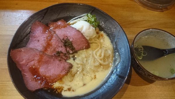 「ビーフカルボまぜそば 大盛 1080円」@まぜそば 凜々亭 郡山本店の写真