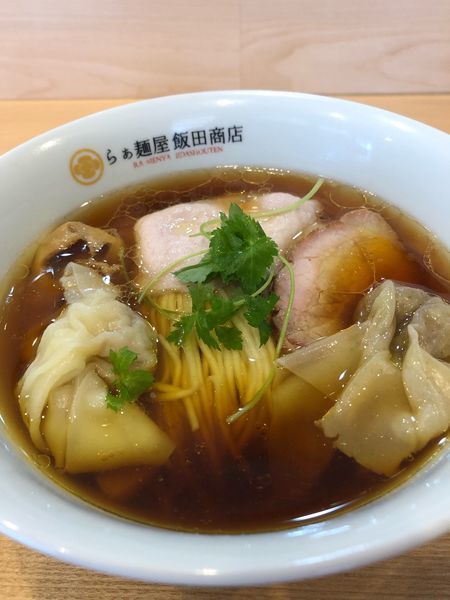 「わんたん入り醤油らぁめん」@飯田商店 湯河原本店の写真