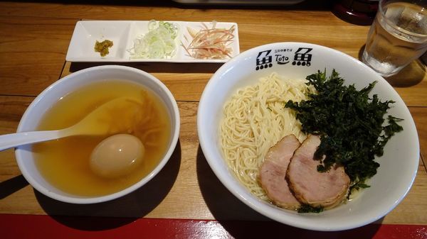 「冷やしつけ麺並：塩（950円）＋味玉9割半熟（150円）」@立川中華そば とと ホンテンの写真