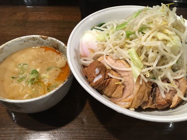 「つけ麺醤油豚券レン草全マシ」@ちばから 渋谷道玄坂店の写真