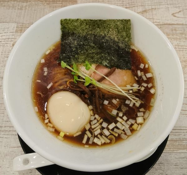 「味玉らーめん(醤油)」@らーめん 羊と狼の写真