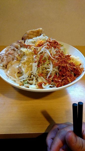 「冷やし中華B900円大盛100円ニンニクエビ辛」@豚星。の写真