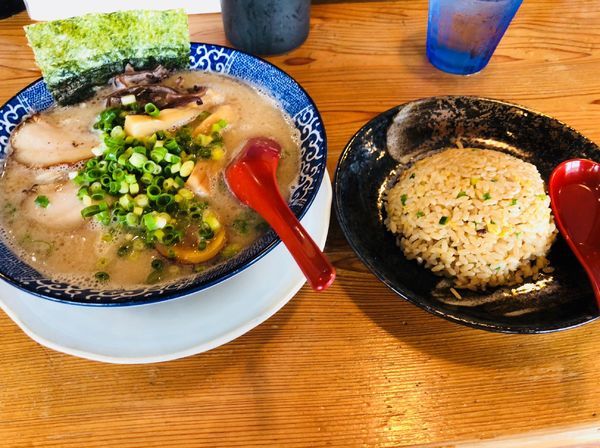 「博多とんこつ全部のせ＆半チャーハン」@博多ラーメン 鶴亀堂 春日井店の写真