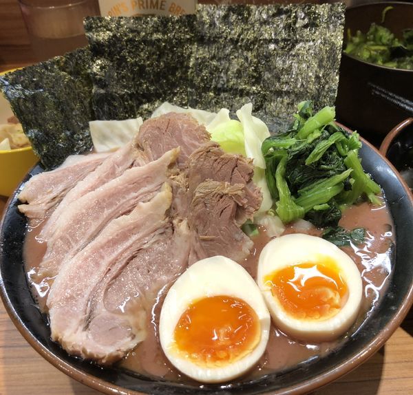 「全部のせラーメン」@横浜家系らーめん 輝道家の写真