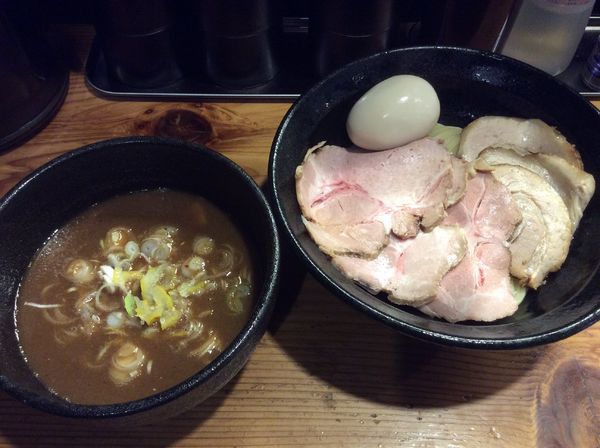 「チャーシューつけ麺+味玉」@麺や 新倉の写真