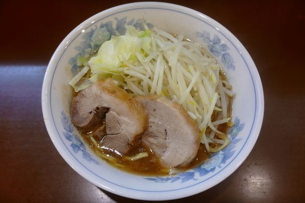 「らーめん¥730／普通¥0／卓上ニンニク¥0」@らーめん陸の写真