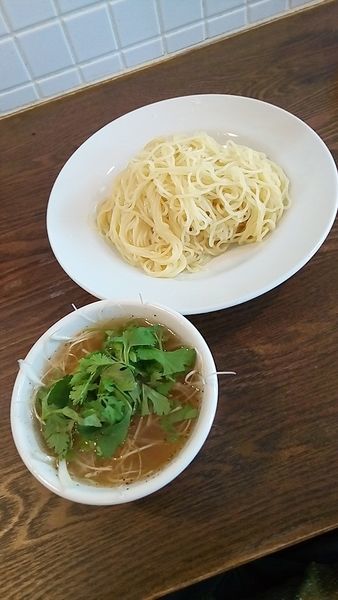「香鶏つけ麺７５０円」@okudo 東京 新宿御苑店の写真