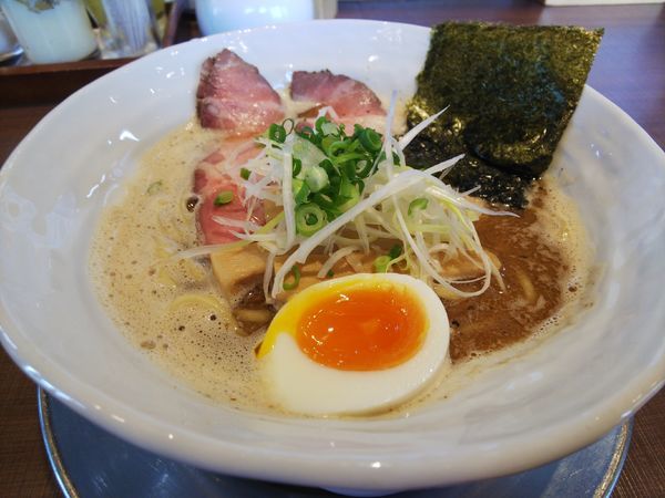 「基本の濃熟らーめん650円」@麺作 赤シャモジ 本店の写真