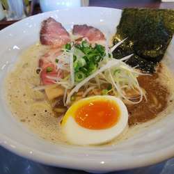 基本の濃熟らーめん650円