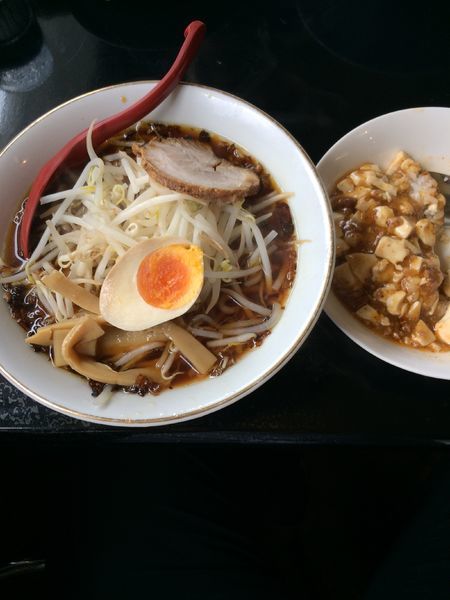 「ラーメン➕麻婆豆腐丼650円」@とうりゃんせの写真