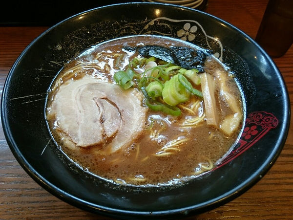 「豚骨醤油らーめん」@金澤濃厚豚骨ラーメン 神仙 品達品川店の写真
