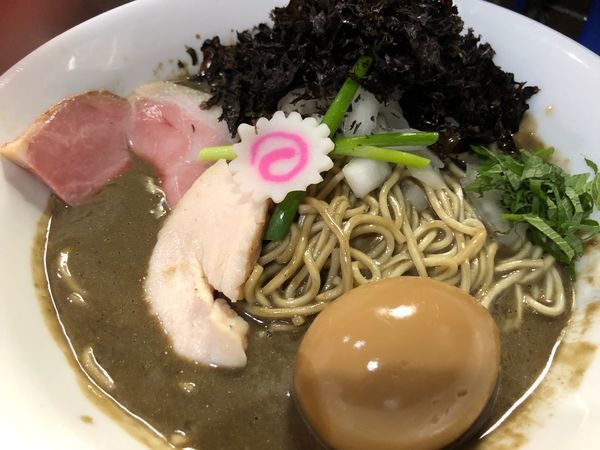 「濃厚味玉煮干しそば＋岩海苔」@中華そば いづるの写真