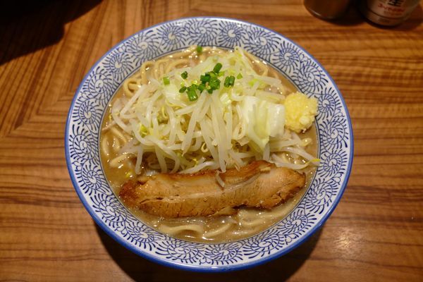 「らーめん¥800／ニンニクヤサイ普通¥0」@ラーメン燈郎の写真