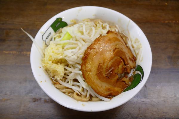 「雷そば（中）濃厚¥780／ニンニク¥0」@雷 北松戸本店の写真