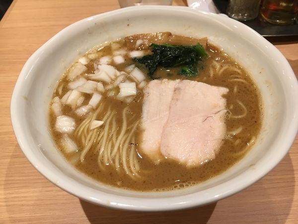 「濃厚豚骨魚介ラーメン」@麺処 景虎 新越谷ヴァリエ店の写真