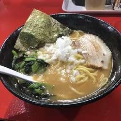 醤油鶏白湯ラーメン