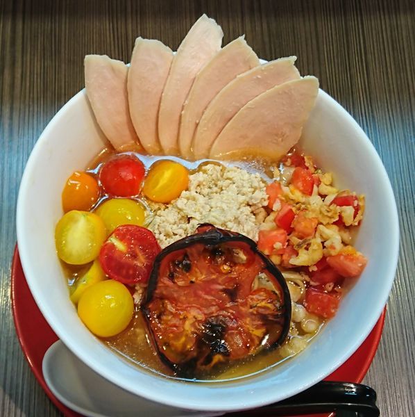 「【夏期限定】トマトと煮干しの冷やしSOBA＋鶏チャーシュー」@柳麺 呉田-goden-の写真