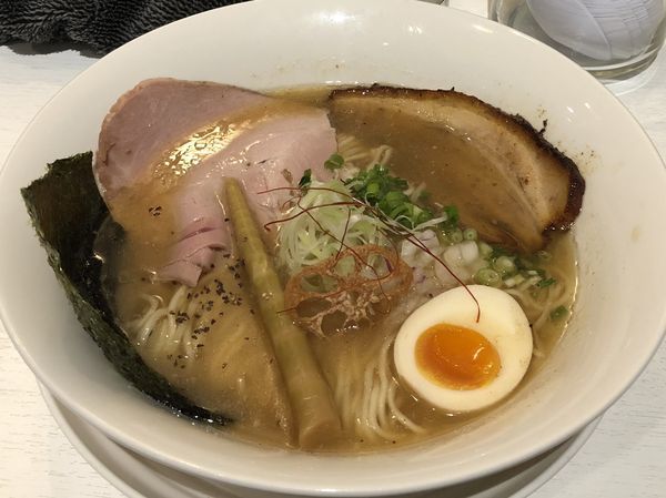 「豚骨煮干しラーメン」@麺や 齋とうの写真