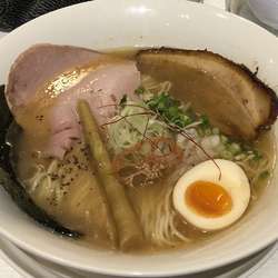 豚骨煮干しラーメン