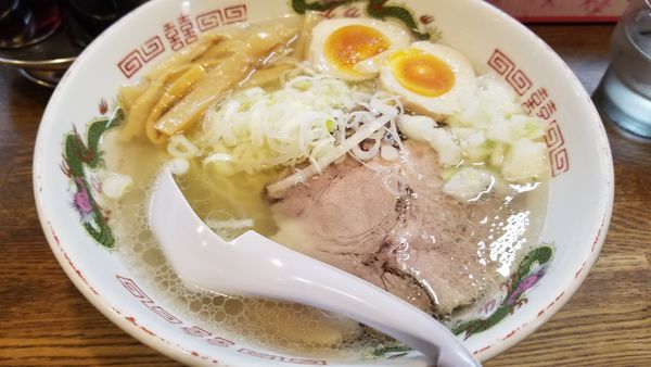 「味玉中華そば　塩」@らあめん 寸八 総本店の写真