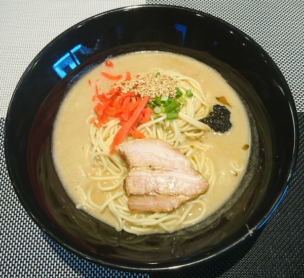 「【限定】豚骨そば＋うず乱舞」@煮干乱舞の写真