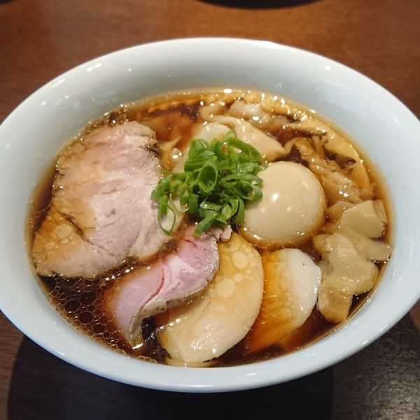 「特製醤油」@らぁ麺 すぎ本の写真