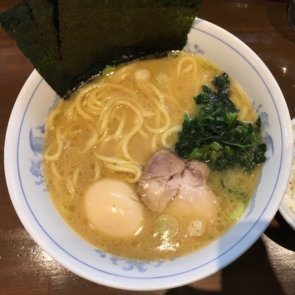 「ラーメン680円＋味玉100円＋小ライス100円」@横浜家系ラーメン 中島家の写真