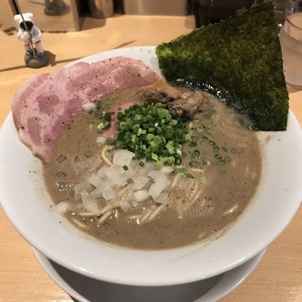 「濃厚牡蠣煮干そば 牡蠣ニボ（￥880）」@麺屋 まほろ芭の写真