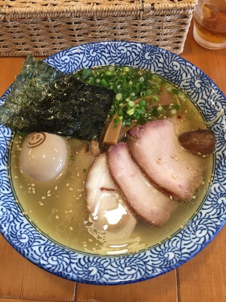 「味玉らーめん 塩¥880＋クーポン チャーシュー２枚」@らーめん森や。の写真
