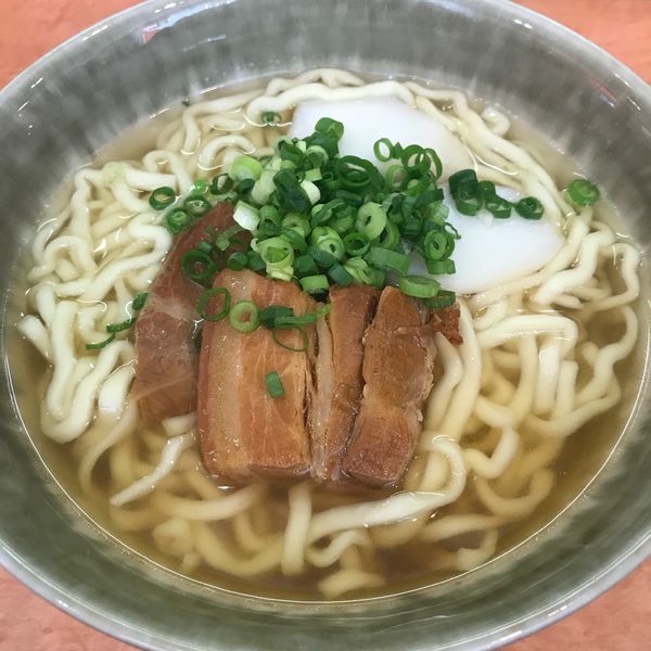 「やんばるそば」@沖縄そば やんばる 新宿本店の写真