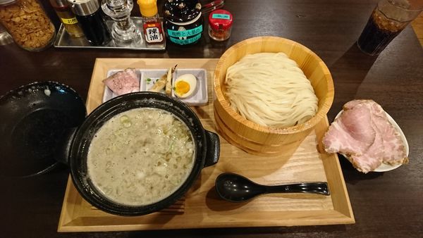 「濃厚つけ麺 大盛 ＋チャーシュー」@つけ麺 たつ屋の写真