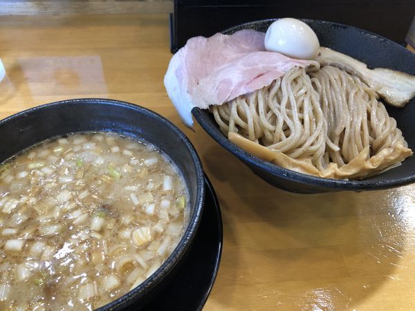 「濃厚つけ麺（合い盛り）＋たまご」@自家製中華そば 麺の虜の写真