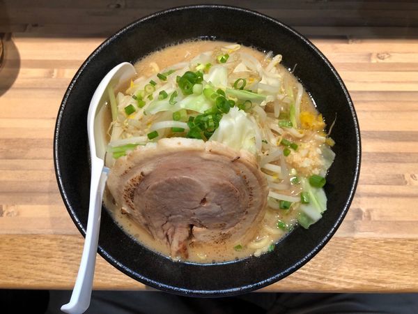 「てんこ盛りラーメン」@ラーメン屋 まるの写真
