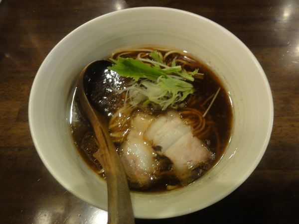 「黒醤油らーめん」@麺や 七の写真