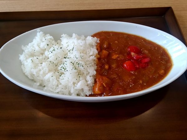 「トマトカレー700円」@村民キッチンの写真