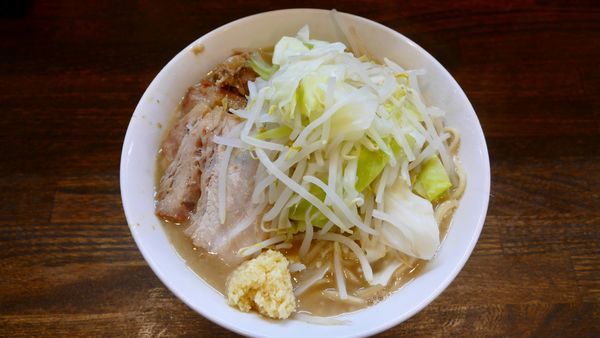 「普通（中盛）240g 豚1枚¥800／ニンニク¥0」@麺屋 鳳の写真