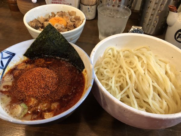 「辛辛魚つけ麺 中盛 辛め 豚ごはん 醤油」@麺処 井の庄の写真