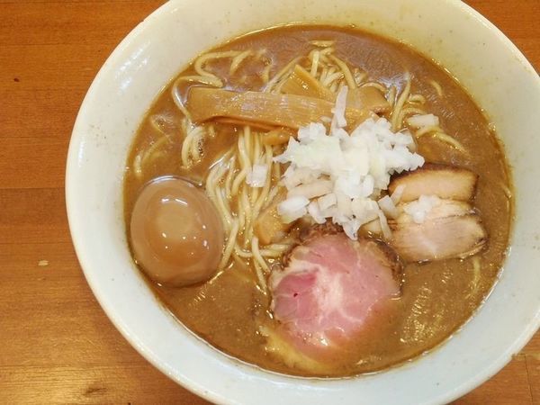 「らーめん（中盛）＋味付け玉子」@麺屋 清水の写真