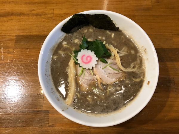 「濃厚煮干中華そば」@馳走麺 狸穴の写真