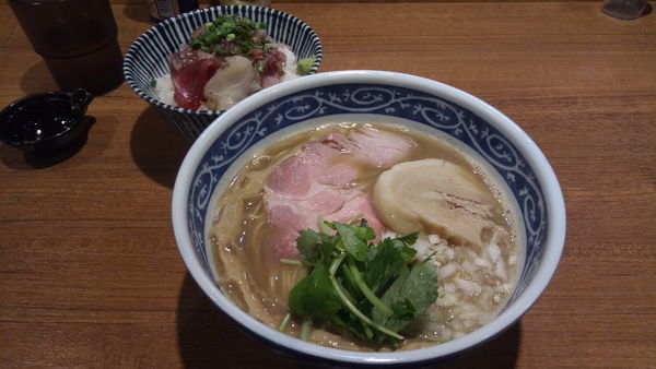 「カマス✖︎豚🐖✖︎鳥🦆の中華そば」@寿製麺よしかわ 川越店の写真