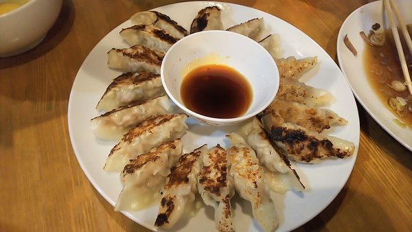 「手作り餃子～特製ダレ付き～」@ラーメン カワタカの写真