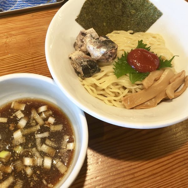 「【限定】トロいわしの冷製醤油つけそば〜紀州の梅肉添え〜」@らぁ麺屋 つなぎの写真