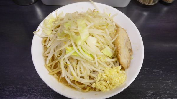 「ラーメン（中）300g¥700／ニンニク¥0」@ハングリーピッグの写真