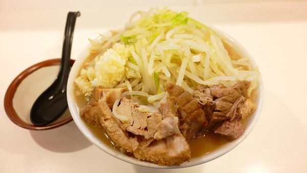 「小ラーメン（豚１枚）¥800／ニンニク¥0」@ハイパーファットンの写真