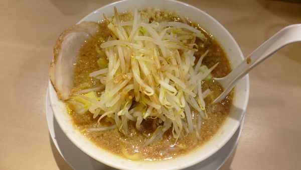 「三郎らーめん中盛（350g）¥800／にんにく・野菜普通¥0」@麺屋 三郎の写真