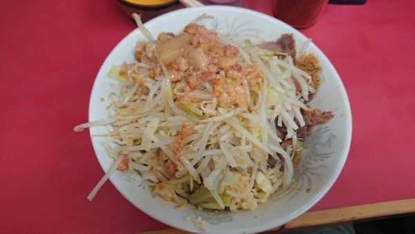 「小汁なし豚マシ生卵　ｺｰﾙ全部」@ラーメン二郎 環七一之江店の写真