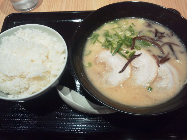 「玉龍ラーメン680+白ごはん150⁼830円」@屋台ラーメン 玉龍の写真