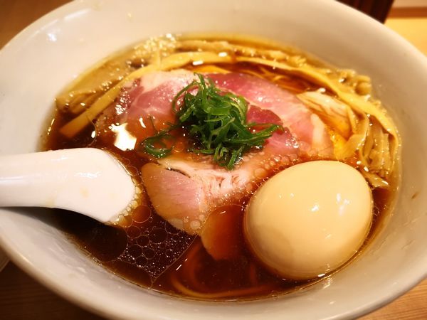 「特製醤油らぁ麺」@らぁ麺 はやし田 新宿本店の写真