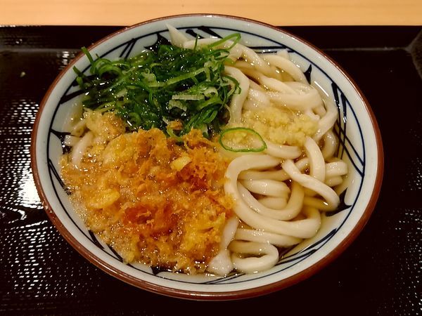 「かけうどん(並盛)290円」@丸亀製麺 イーサイト高崎店の写真